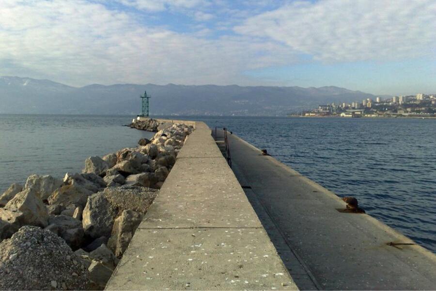 Seafront Artist Studios Fiume Esterno foto